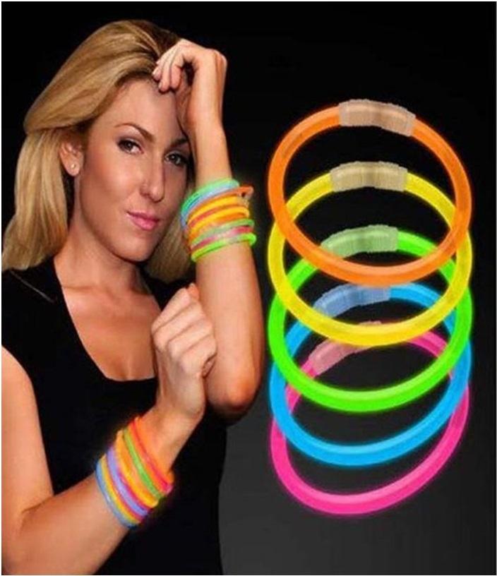 photo de 5 bracelets phosphorescents "GLOW"